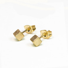 PENDIENTES KADO CUBO DORADOS
